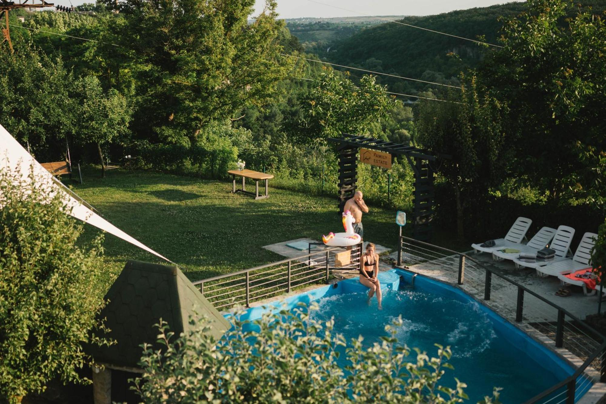 Rodynnyi Maietok Family Estate Villa Kamyanets-Podilski Dış mekan fotoğraf
